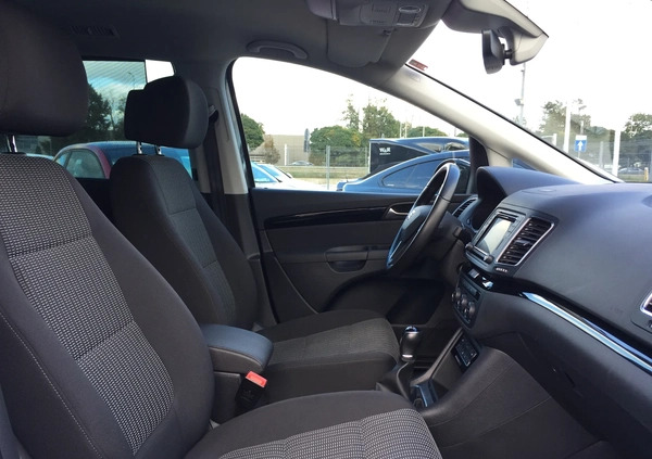 Seat Alhambra cena 124968 przebieg: 21000, rok produkcji 2020 z Brzeziny małe 211